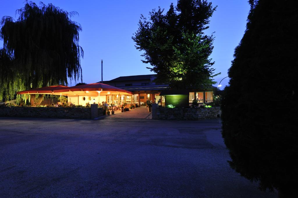 Hotel Dreimaedelhaus Espelkamp-Mittwald Bagian luar foto