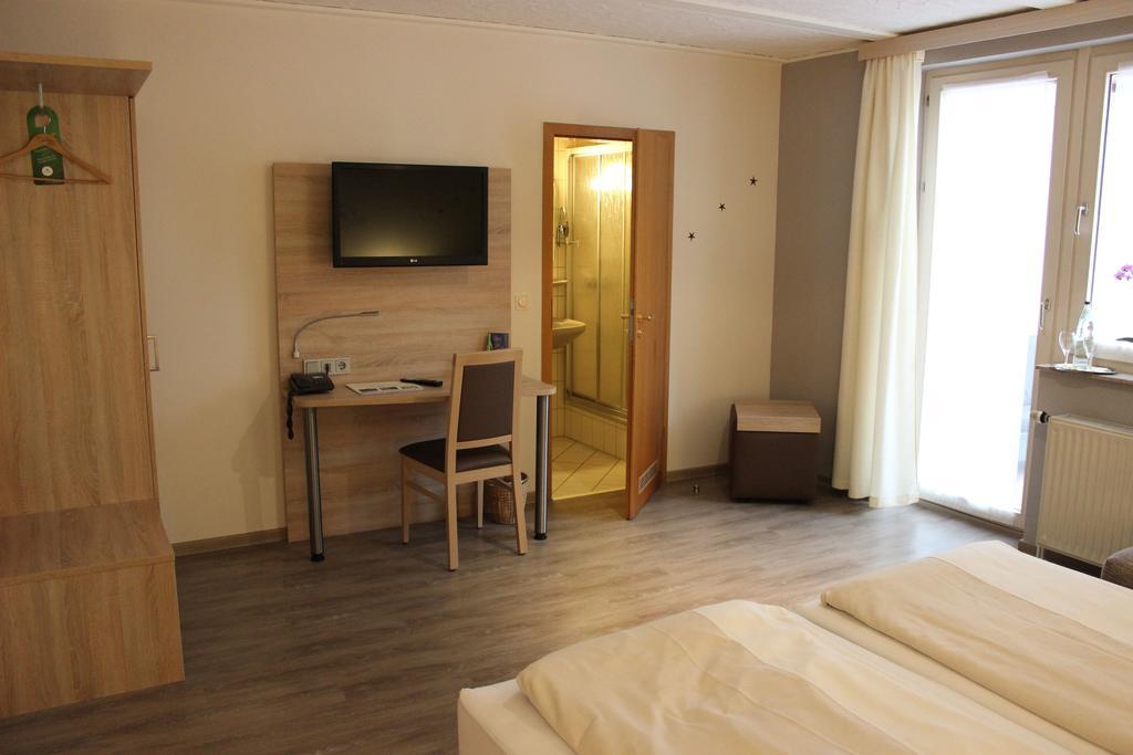 Hotel Dreimaedelhaus Espelkamp-Mittwald Bagian luar foto
