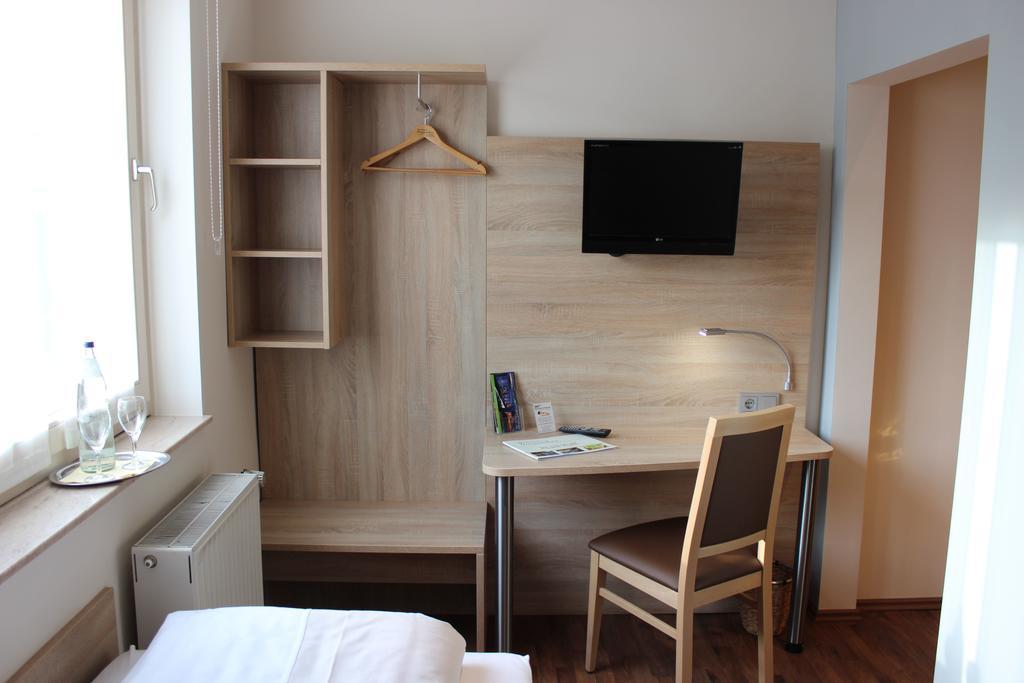 Hotel Dreimaedelhaus Espelkamp-Mittwald Bagian luar foto