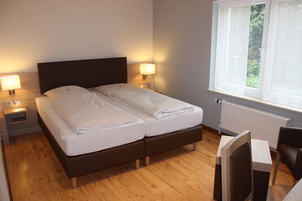 Hotel Dreimaedelhaus Espelkamp-Mittwald Bagian luar foto