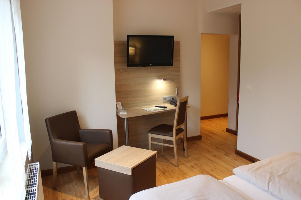 Hotel Dreimaedelhaus Espelkamp-Mittwald Bagian luar foto