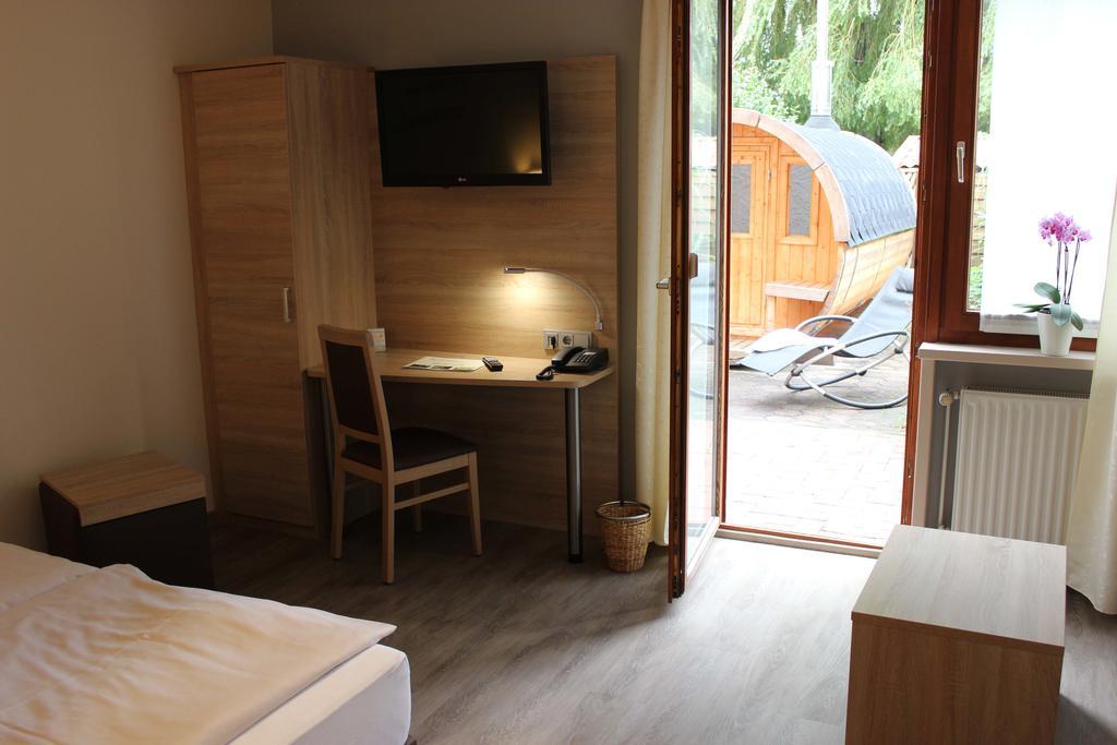 Hotel Dreimaedelhaus Espelkamp-Mittwald Bagian luar foto